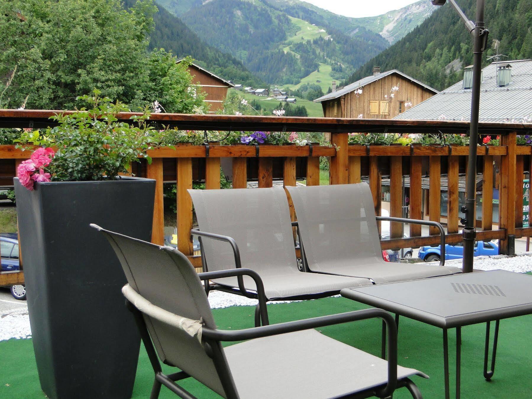 Logis Hotel Les Ancolies Arêches Dış mekan fotoğraf
