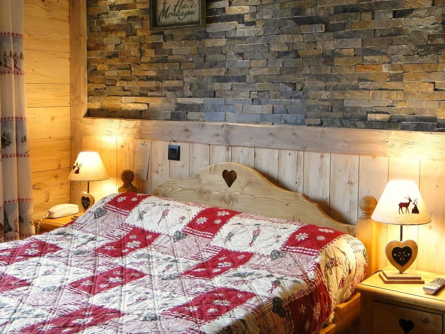 Logis Hotel Les Ancolies Arêches Dış mekan fotoğraf