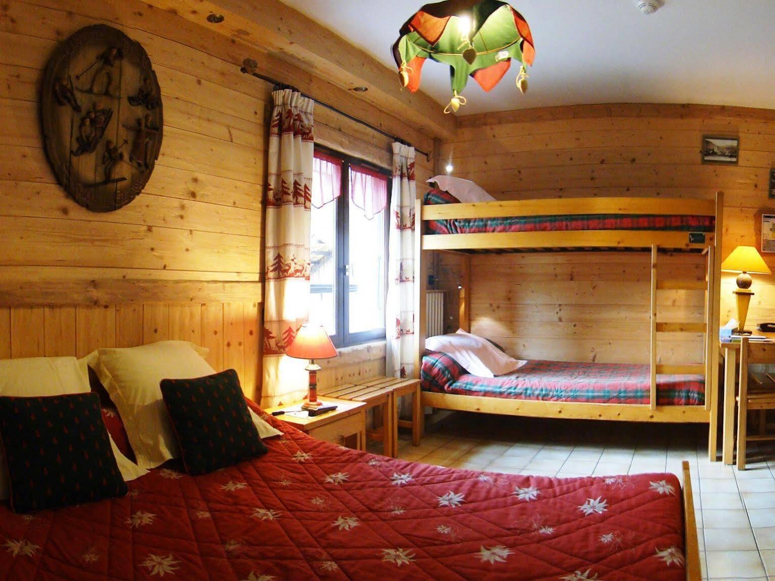 Logis Hotel Les Ancolies Arêches Dış mekan fotoğraf