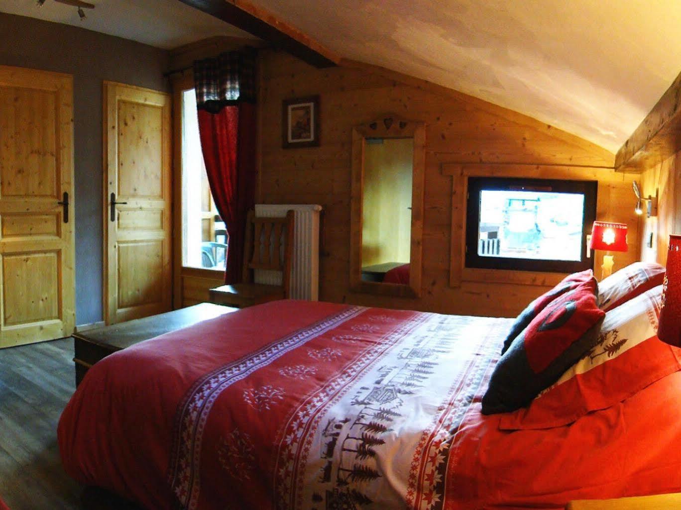 Logis Hotel Les Ancolies Arêches Dış mekan fotoğraf